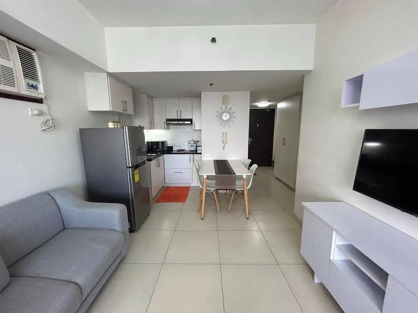 The Lerato Sstudio-type for RENT (Category: Apartments & Condos) located in Makati City. Submitted by lemontreerealestateinc. (Listing ID 1468303368, Image 3). Description: FOR RENT The Lerato, Tower 1 Makati City Furnished studio-type condominium unit for rent at The Lerato with a 32 sqm floor area. This Furnished condo in Makati City offers a comfortable and convenient lifestyle in a prime location near offices, shopping malls, restaurants, and