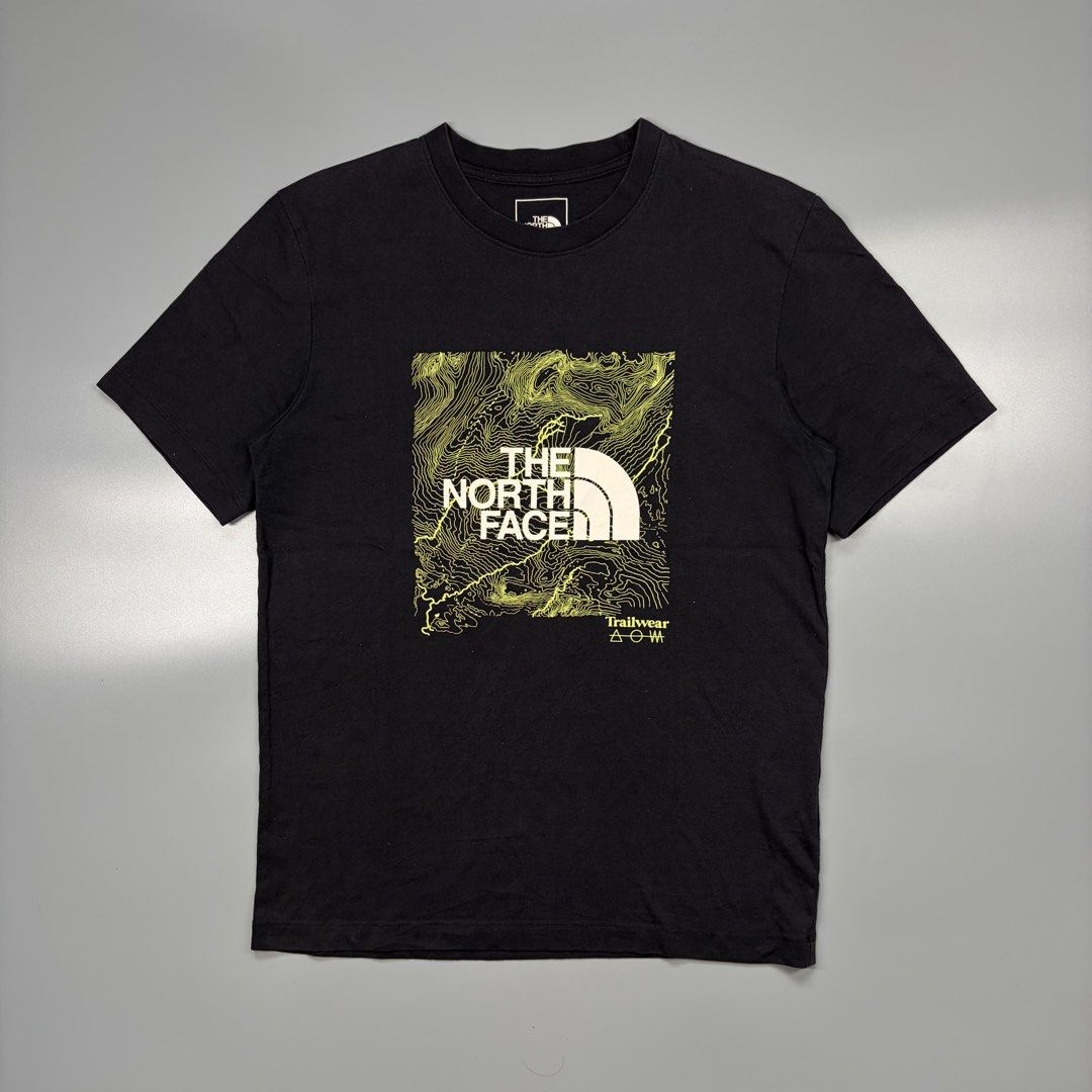 The North Face Flashdry (Category: Activewear) located in Cavite. Submitted by onebeancent (Listing ID 1468482619, Image 2). Description: Size: Small to Medium Dimension: 19" Width | 26" Length Color: Black Color Rate: 9.5/10 Issue: None Condition: Excellent Price: 550php Additional Shipping Fee (J&T Small Pouch) 75php Luzon 100php visayas 120php mindanao.