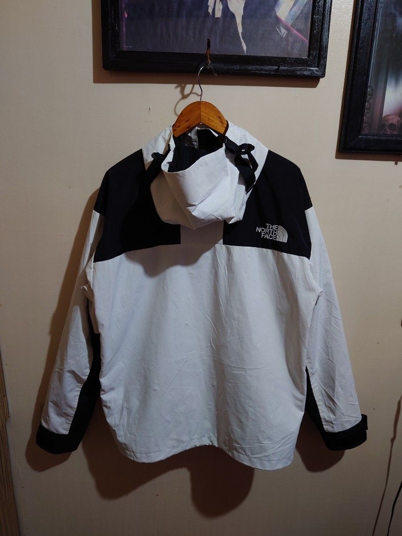 The northface X goretex jacket (Category: Coats, Jackets and Outerwear) located in Taytay. Submitted by GRIND720_II (Listing ID 1468426507, Image 3). Description: The north face x goretex waterproof jacket Size XL 25 x 29 Excellent 1999.