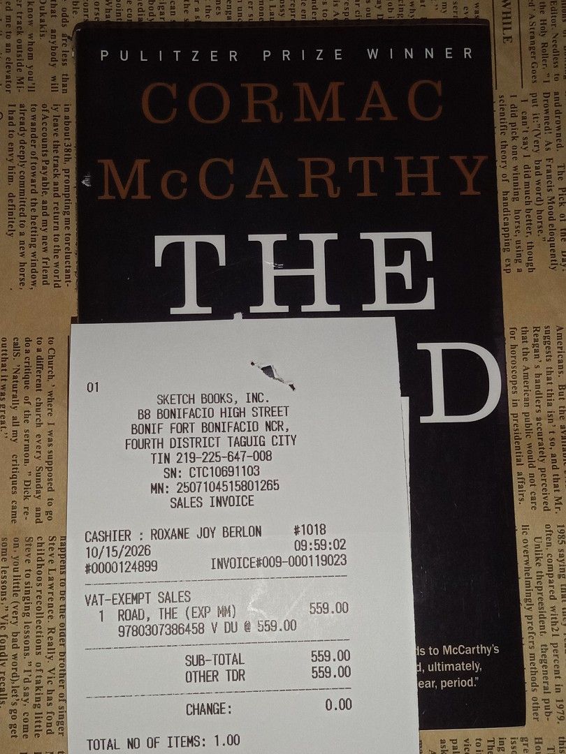 The Road by Cormac McCarthy (Category: Storybooks) located in Manila. Submitted by hdbookshop (Listing ID 1468453963, Image 2). Description: - Title: The Road by Cormac McCarthy (Pulitzer Prize-winning novel) - Condition: Brand new, sealed - Provenance: Bought from Fully Booked for ₱559 (original receipt included in photos) ⚠️SURE BUYERS ONLY Make an offer if SURE BUYER. Due to Carousell's reply qouta, only serious buyers will be replied to. 🚫NO