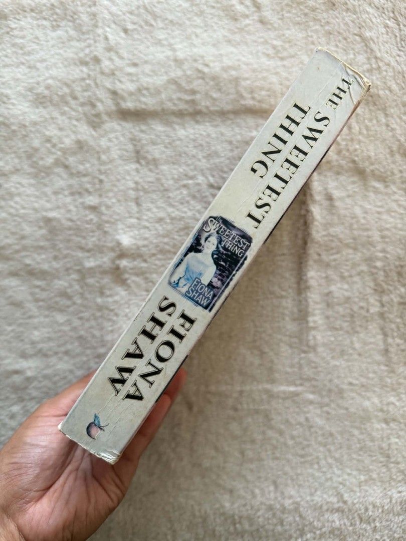 The Sweetest Thing - Fiona Shaw (Category: Storybooks) located in Santiago. Submitted by bookworm_club (Listing ID 1468328066, Image 3). Description: 📚no cancellation, return or exchange. 📚secondhand books. some books are in good condition while some has minimal flaws (foxing, creases, dog-eared pages, etc.) 📚reasonable haggling is allowed. 💰MOP: For same day pickup - CASH & BANK TRANSFER For shipping or scheduled pickup - BANK TRANSFER 🚚MOD