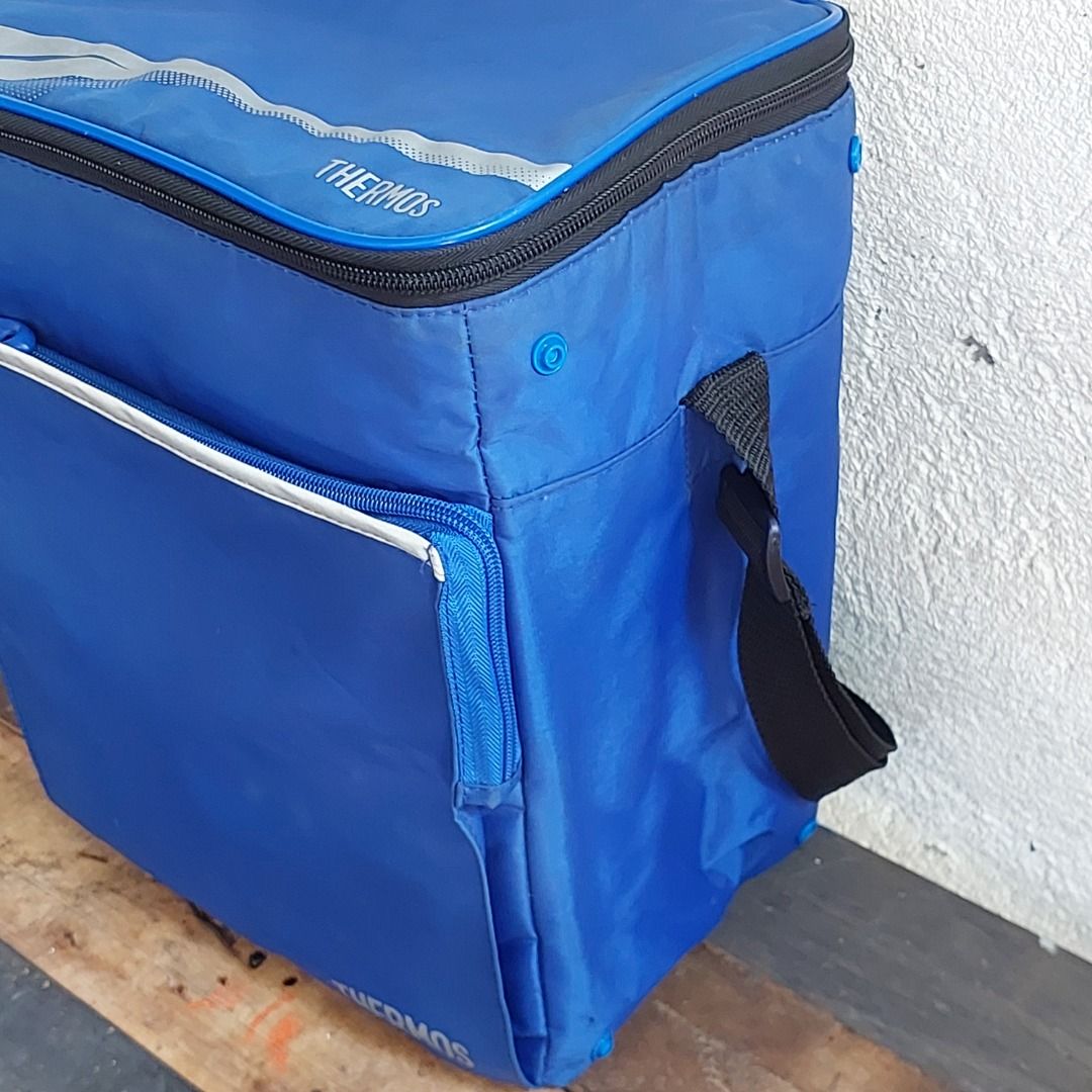 Thermos Soft Cooler Bag Blue (Category: Shoulder Bags) located in Caloocan City. Submitted by 2ndhand.manila (Listing ID 1468292456, Image 3). Description: Swipe left for more photos and measurements. ▪️NO COD/COP ▪️Ship thru J&T ▪️Lalamove/Grab Express ▪️G-Cash or Bank Transfer ▪️Location: North Caloocan.