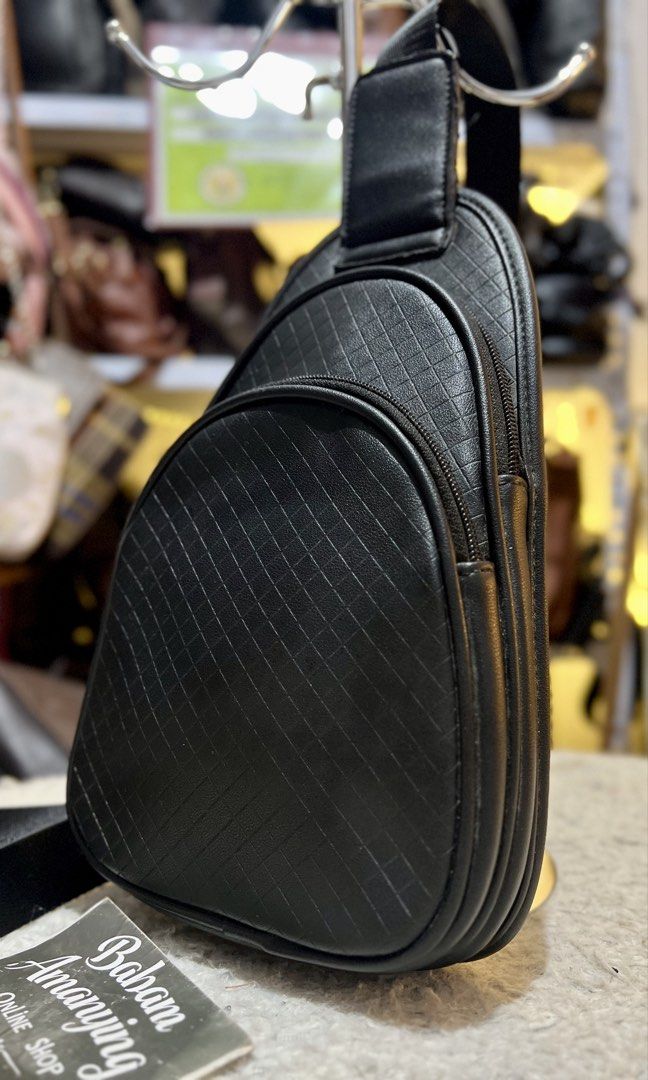 Thick Leather Body Bag for Men (Category: Sling Bags) located in Rizal. Submitted by babamamanyingonlineshop (Listing ID 1468291567, Image 2). Description: Message me for inside photo. I forgot to take a photo..