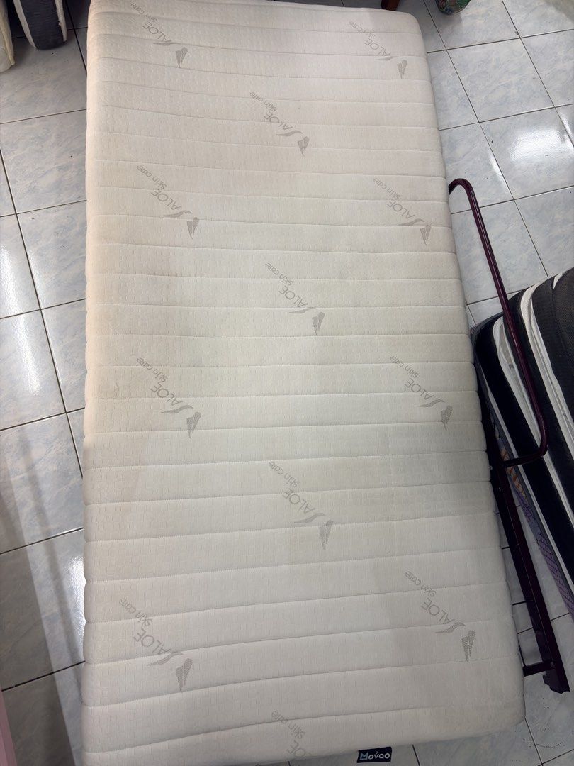 tilam single (Category: Bed Frames & Mattresses) located in Kajang. Submitted by goodsdmy_secondhandshop (Listing ID 1468331221, Image 3). Description: barang secondhand. condition masih okay. as is barang self pickup taman bukit mewah sahaja. delivery boleh arrange lalamove .