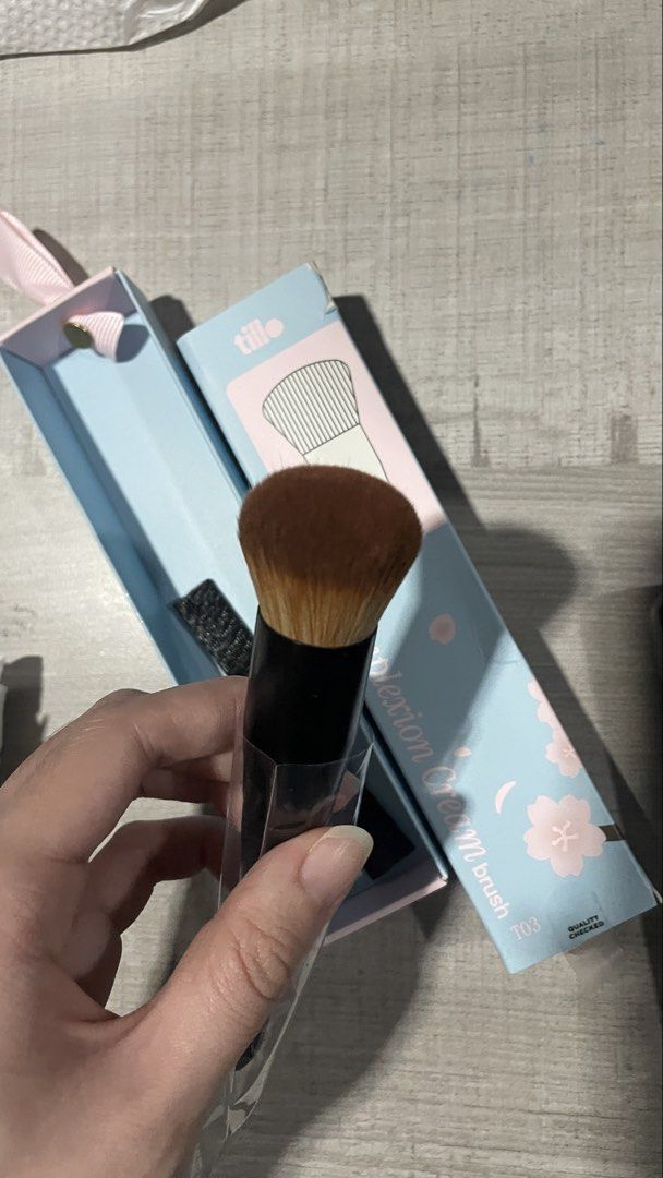 Tillo brushes T03 and T04 (Category: Makeup) located in Caloocan City. Submitted by ericago (Listing ID 1468455001, Image 2). Description: Used once to test, selling kasi i dont reach out for it Selling 250 each T03 - 250 Complexion Cream T04 - 250 Powder Buffer Brush Can do meet ups makati area along Makati Rockwell/Ayala Circuit.
