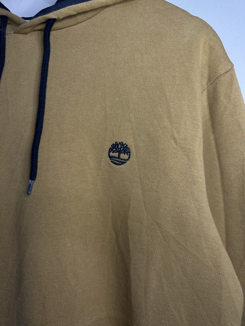 TIMBERLAND HOODIE JACKET (Category: Coats, Jackets and Outerwear) located in Manila. Submitted by bendeictsthrift53 (Listing ID 1468347237, Image 3). Description: - TIMBER LAND HOODIE JACKET - EXCELLENT TO BRAND NEW CONDITION - NO ISSUE - COLOR RATE 10/10 - SOLID NITO SA PERSONAL - 21x27.