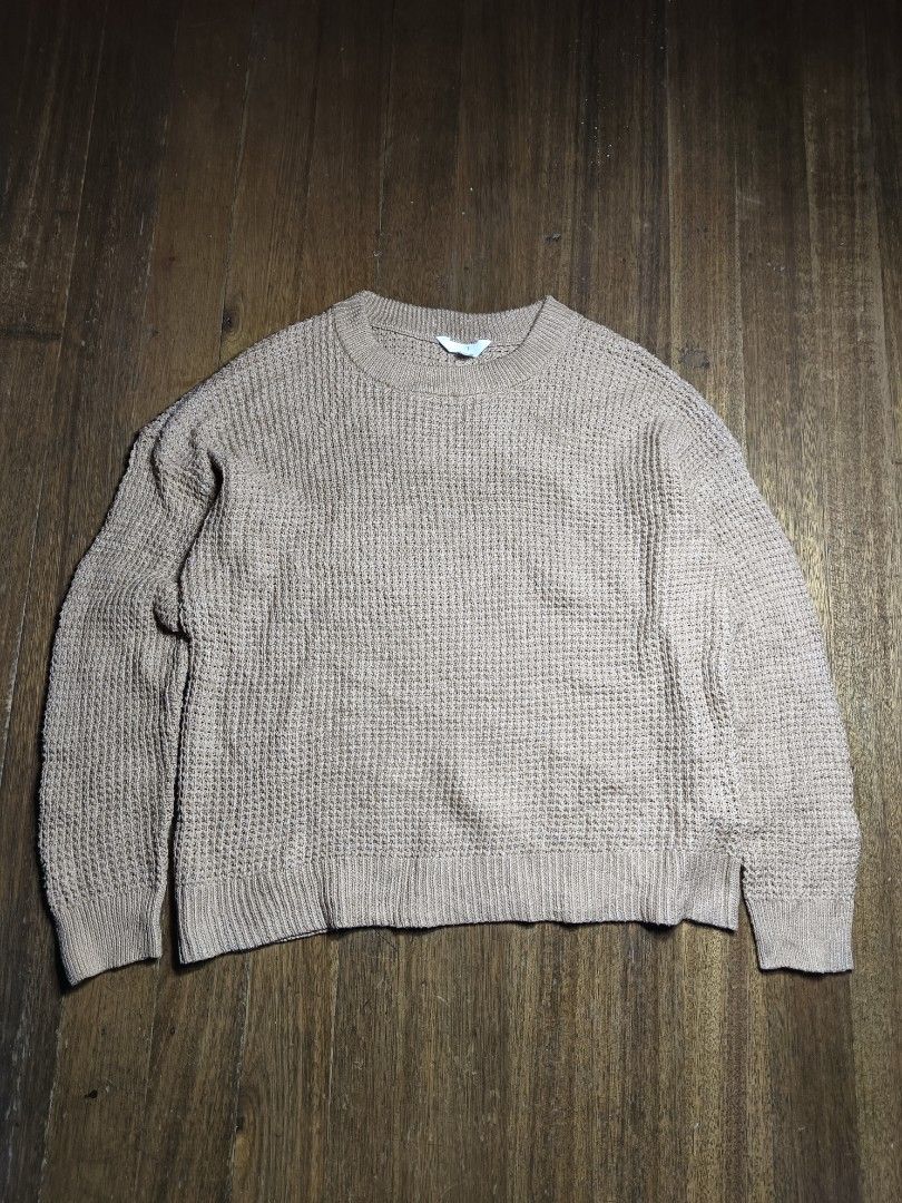 Time And Tru Brown Knitted Sweater (Category: Coats, Jackets and Outerwear) located in Mandaluyong City. Submitted by heatgear (Listing ID 1468425483, Image 1). Description: - Brand: Time And Tru - Color: Brown (great neutral) - Size: XL (fits sizes 16-18) pwede rin sa small to medium women's - Design: All-over textured waffle knit pattern with classic crew neckline - Details: Ribbed collar, cuffs, and hem for a snug fit - Condition/Use: Perfect 