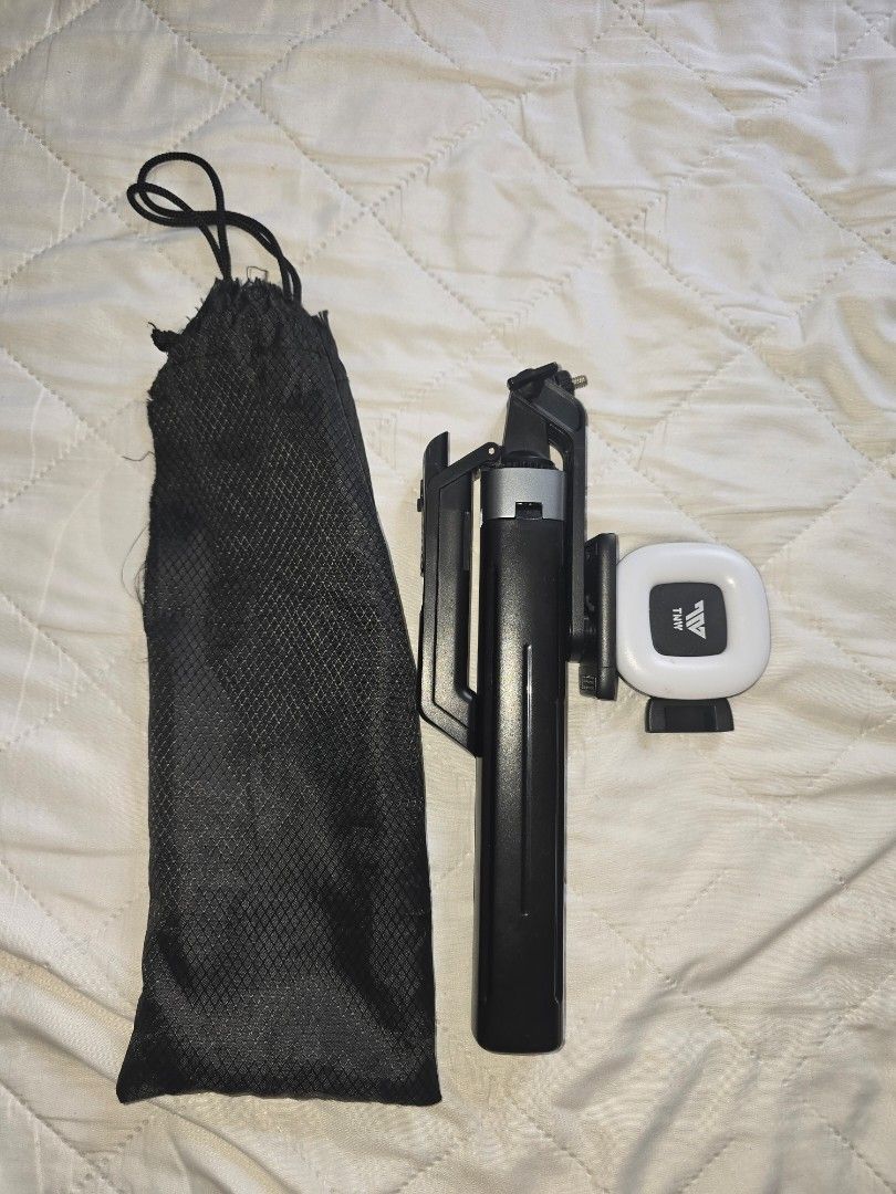 TNW Tripod (Category: Tripods & Monopods) located in Caloocan City. Submitted by hersidehustling (Listing ID 1468325891, Image 1). Description: TNW Tripod expandable RFS: No longer needed and use, I used it twice only last April 2026, but the remote and light i did not use it..