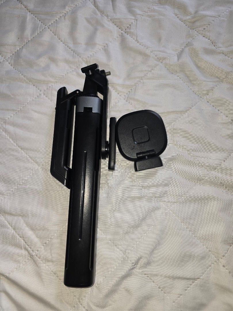 TNW Tripod (Category: Tripods & Monopods) located in Caloocan City. Submitted by hersidehustling (Listing ID 1468325891, Image 3). Description: TNW Tripod expandable RFS: No longer needed and use, I used it twice only last April 2026, but the remote and light i did not use it..