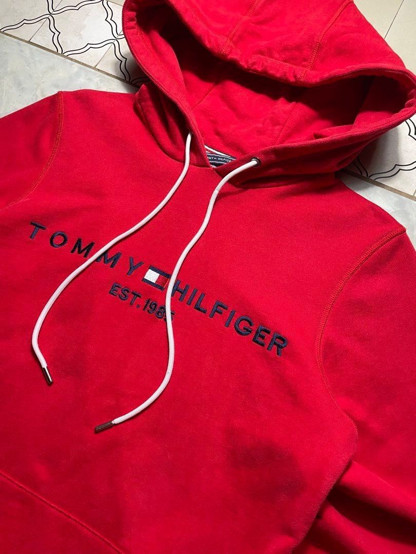 Tommy Hilfiger hoodie Script (Category: Coats, Jackets and Outerwear) located in Caloocan City. Submitted by renowear (Listing ID 1468287341, Image 2). Description: Tommy Hilfiger hoodie Script As New Condition Color Rate: 9.8/10 No Issue Measurements • Width: 19 • Length: 26 Price: 1000 obo DM IF INTERESTED📥.