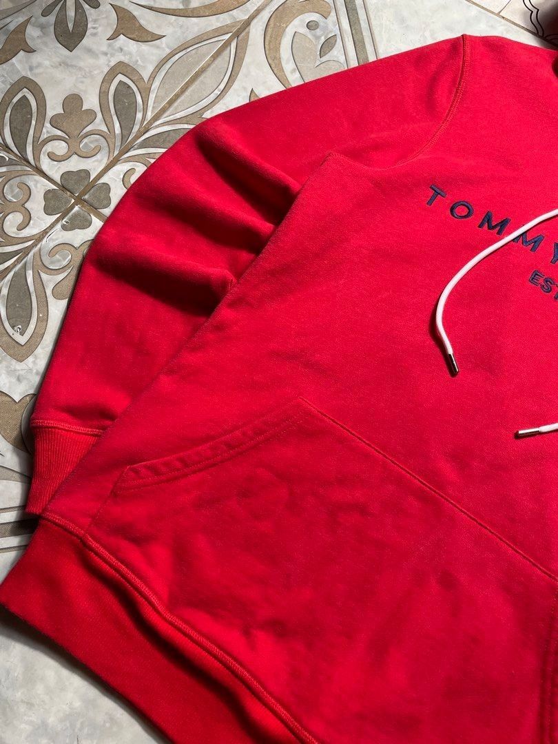 Tommy Hilfiger hoodie Script (Category: Coats, Jackets and Outerwear) located in Caloocan City. Submitted by renowear (Listing ID 1468287341, Image 3). Description: Tommy Hilfiger hoodie Script As New Condition Color Rate: 9.8/10 No Issue Measurements • Width: 19 • Length: 26 Price: 1000 obo DM IF INTERESTED📥.