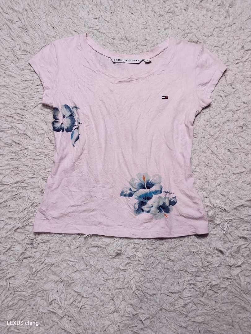Tommy Hilfigger womens floral. (Category: Shirts) located in Manila. Submitted by lexusthrift1995 (Listing ID 1468403778, Image 1). Description: Size- MEDIUM on tag but fit to XS to SMALL Dimension- 15.5x19.5 Color rate- 9/10 Condition- 9/10 issue- no issue good condition ‼️200.pesos plus shipping fee 💸MODE OF PAYMENT- GCASH payment first 🚛MODE OF DELIVERY- J&T or LALAMOVE 📍LOCATION- NORTH CALOOCAN CAMARIN BRGY.177 1705 SUNFLOWER STREET. 🗒Not