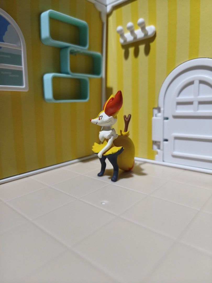 TOMY Pokemon Figure - Braixen (Category: Action & Battle Toys) located in Taguig. Submitted by lilrootshop (Listing ID 1468307609, Image 3). Description: ***Crossposted*** Price: 650 AUTHENTIC Pass sa lowballers! First to pay basis. No COD. For item reservation, a down payment of 50% or 100 pesos (whichever is less) is required. Down payment is non-refundable. One month reservation only. Location: Taguig (near BGC) MOP: GCash / Maya / GoTyme.