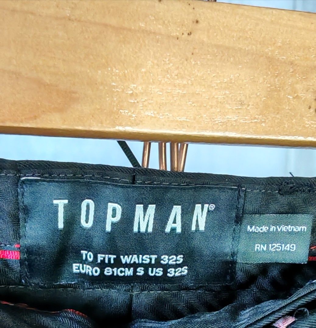 Topman slacks 32 waistline (Category: Jeans) located in Quezon City. Submitted by plantcorner (Listing ID 1468329781, Image 2). Description: Slim fit 32 waist Euc Need wash lang dahil hindi nagamit, nastock. Haba 38 inches.