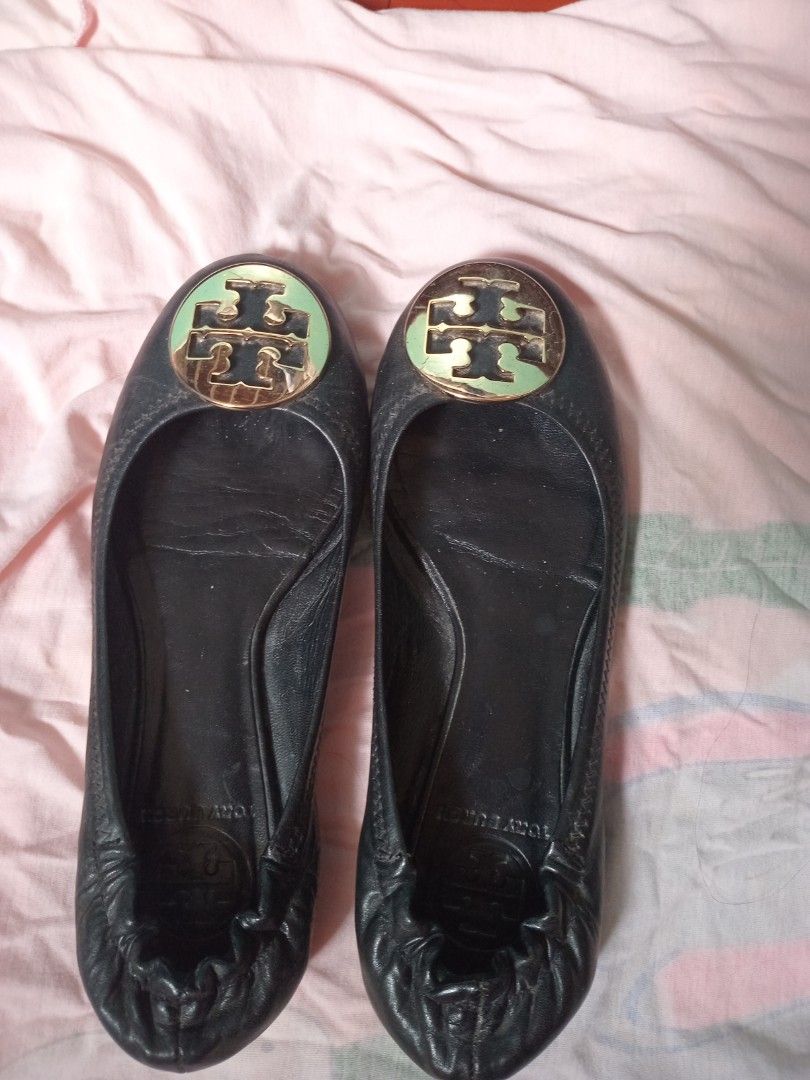 Tory burch flats (Category: Sneakers & Footwear) located in Quezon City. Submitted by nobledragon_555419 (Listing ID 1468297399, Image 1). Description: tory burch doll shoes original size 36 black reva.
