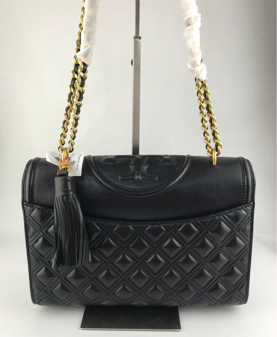 Tory Burch Flemming Large (Category: Shoulder Bags) located in Binan City. Submitted by pinkykeenshop (Listing ID 1468287020, Image 3). Description: .