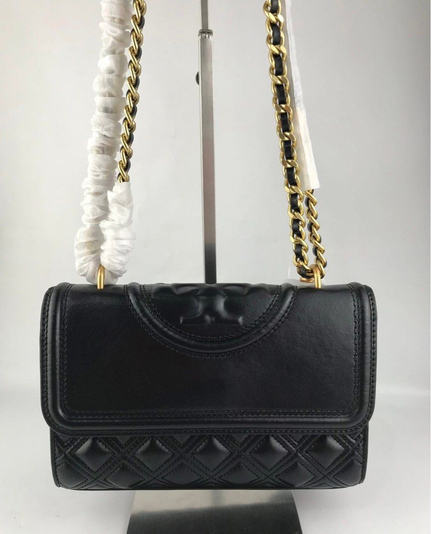 Tory Burch Flemming Small (Category: Shoulder Bags) located in Binan City. Submitted by pinkykeenshop (Listing ID 1468287072, Image 1). Description: .