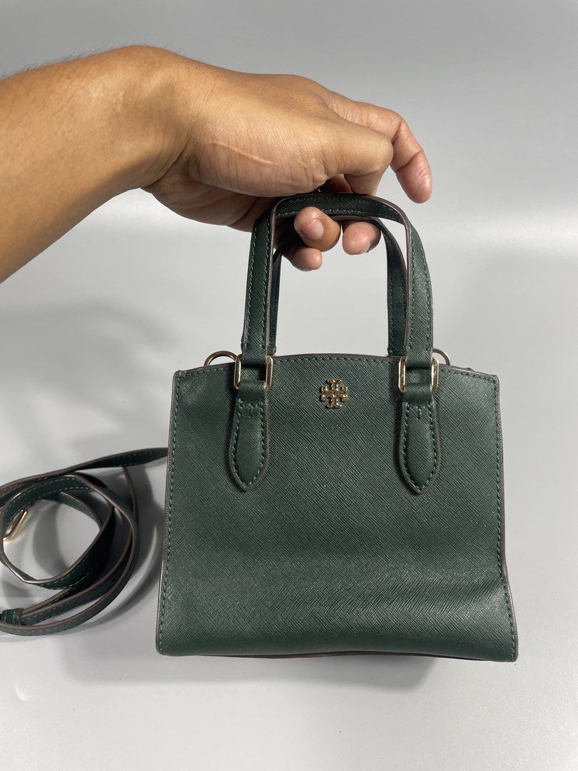 Tory Burch Mini Emerson Cross body bag (Category: Luxury Bags & Wallets) located in Taguig. Submitted by _curatedfits (Listing ID 1468448040, Image 3). Description: Tory Burch Mini Emerson Cross body bag No flaws Rank A No rubs or scratches IDEAL zipper - 2,800 Dm! .