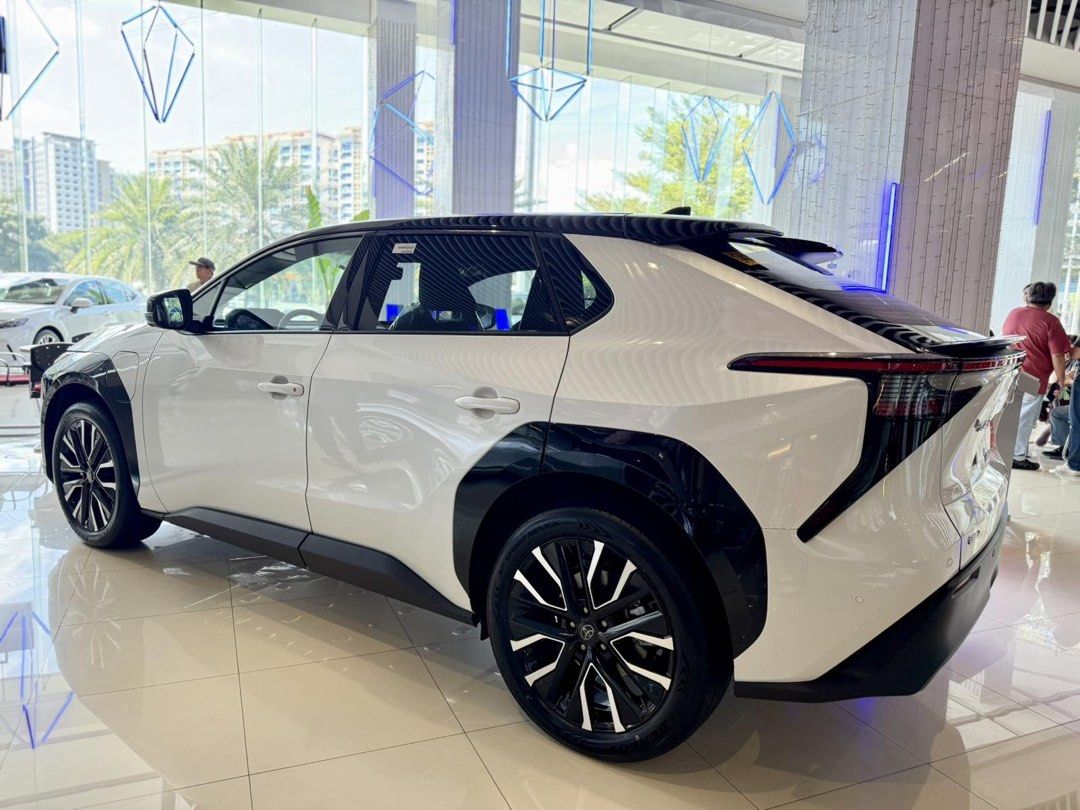 Toyota BZ4X EV Auto (Category: New Cars) located in Manila. Submitted by jackie.anakin (Listing ID 1468441448, Image 3). Description: ⚡ AVAILABLE AT TOYOTA ALABANG! ⚡ 🚘 TOYOTA BZ4X AWD BEV 🔋 Experience the future of driving with Toyota’s all-electric SUV! 💰 PRICE STARTS AT ₱2,699,000 Message me or call me zero nine nine seven two three eight zero zero eight zero.