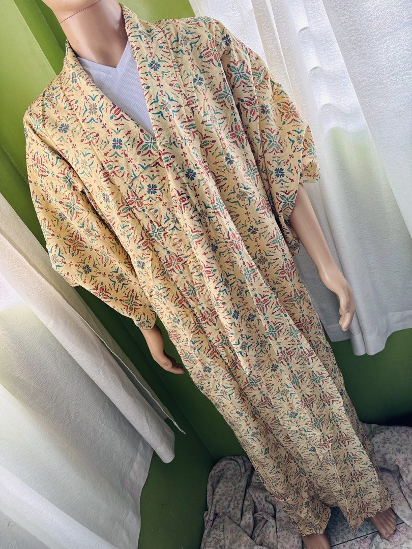 Traditional Japanese Kimono Robe Assorted Designs (Category: Dresses) located in Bacolod City. Submitted by jeffreyhue19895 (Listing ID 1468315890, Image 3). Description: - -₱599 Each Kimono Fixed Price - Worth ₱1,000 & up of purchase Free Delivery Nation Wide -Mannequin size 5'10 Medium size - Versatile use: ideal for cultural events, cozy loungewear, or costume parties - DM us to choose your preferred style and pattern.