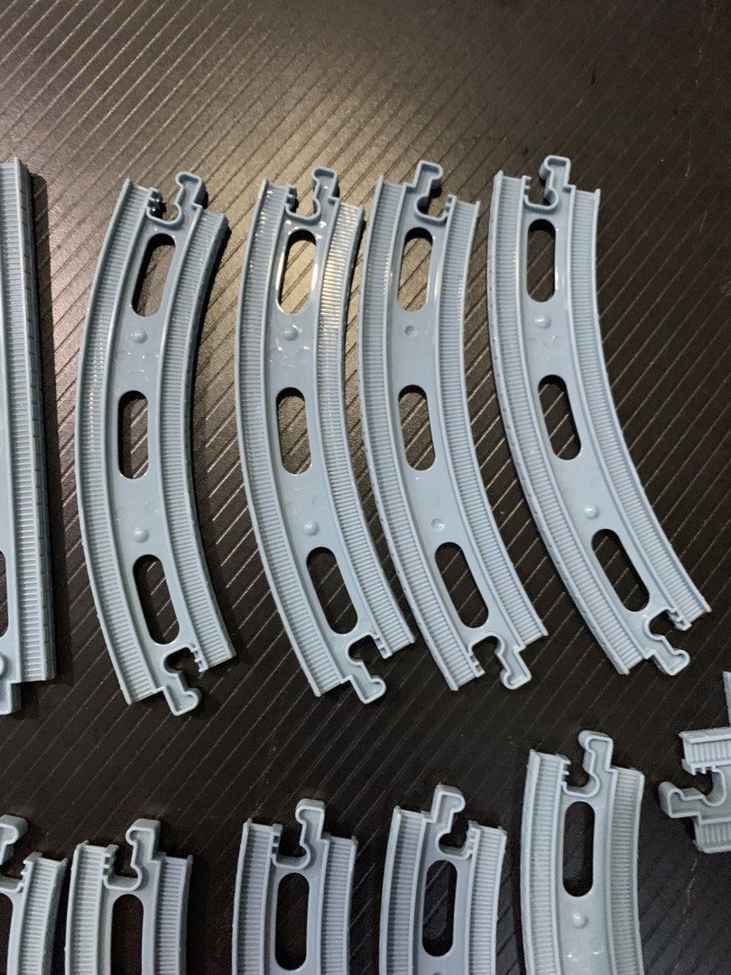 Train Tracks - Mini - Tomy - Shinkansen (Category: Interactive Toys) located in Carmona. Submitted by bihira (Listing ID 1468285367, Image 3). Description: Train Tracks - Mini - Tomy - Shinkansen - WYSIWYG - Parts / DIY / Custom.