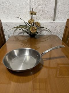 (Category: ) located in . Submitted by doublelkitchenware (Listing ID 1468424983, Image 1). Description: .