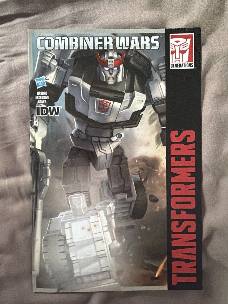Transformers comic (Category: Other Merchandise) located in Singapore. Submitted by flower_de_clutter (Listing ID 1468355236, Image 4). Description: $10 each $36 for all 4 comics.