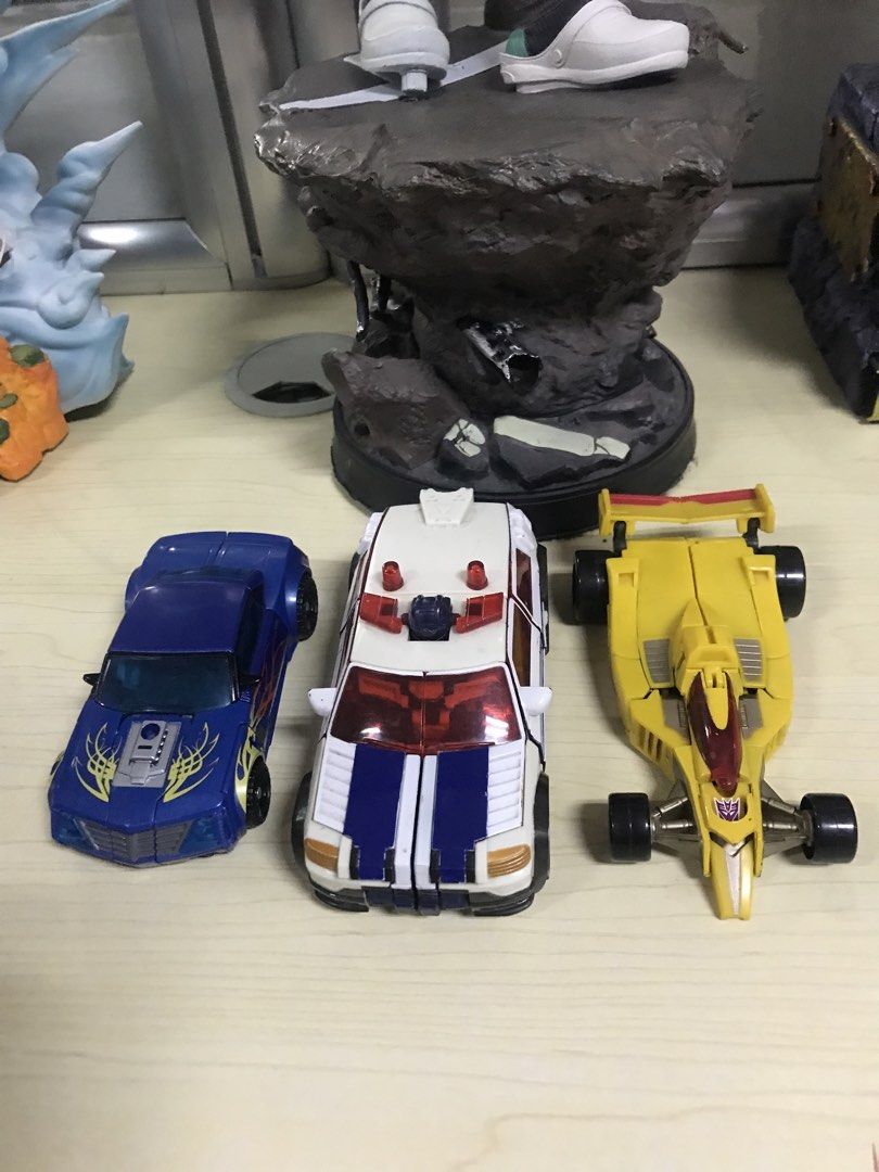 Transformers hasbro (Category: Action & Battle Toys) located in San Mateo. Submitted by quikzee (Listing ID 1468324458, Image 1). Description: Set ₱999.
