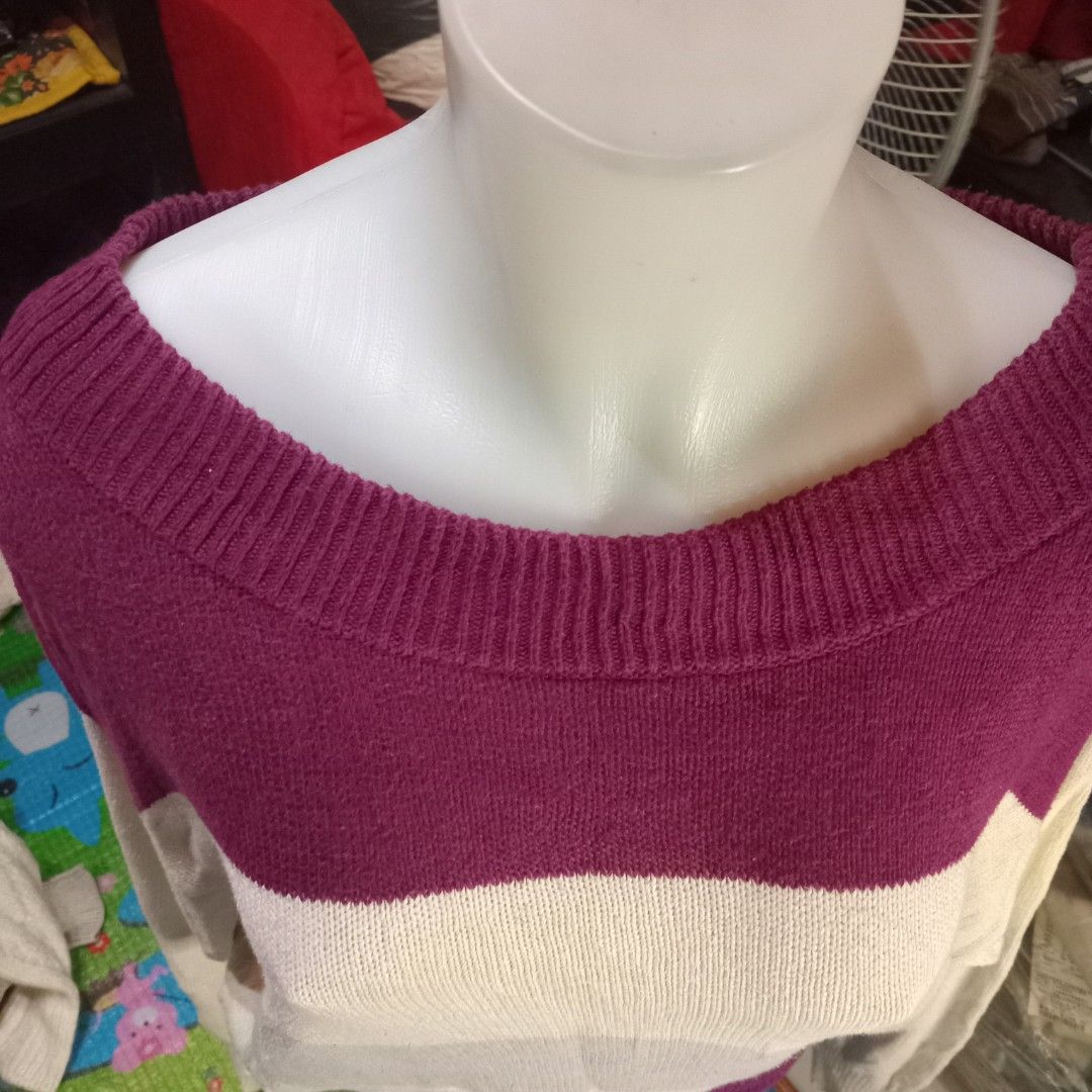 Tritone pull up sweater (Category: Coats, Jackets and Outerwear) located in Angono. Submitted by thrifted.fashionshop (Listing ID 1468446370, Image 3). Description: Fit - medium *knitted <COLORS MAY VARY DUE TO LIGHTING> MOD : Gcash only COURIER : Jnt / Lalamove.