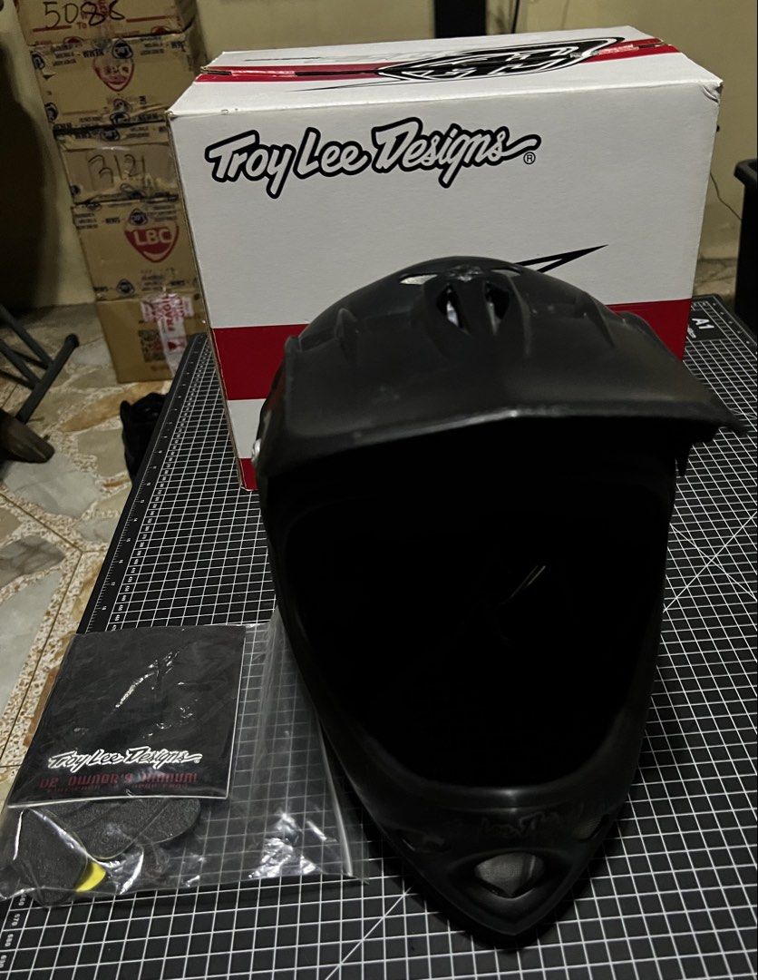 Troy Lee Designs D2 Helmet (Category: Bicycles) located in Meycauayan. Submitted by trinidad_trading (Listing ID 1468394699, Image 3). Description: Troy Lee Designs D2 Helmet Midnight 2 Black Size Large Condition 9/10 Price 7,000+Shipping Fee.