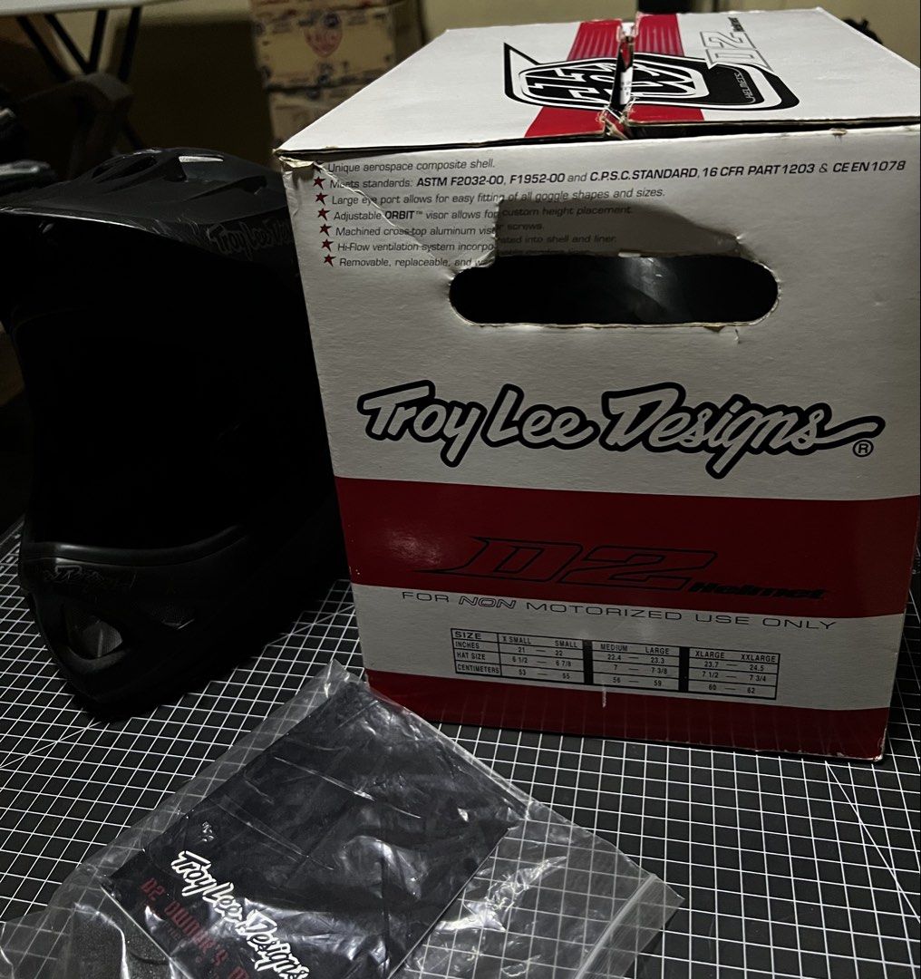 Troy Lee Designs D2 Helmet (Category: Bicycles) located in Meycauayan. Submitted by trinidad_trading (Listing ID 1468394699, Image 2). Description: Troy Lee Designs D2 Helmet Midnight 2 Black Size Large Condition 9/10 Price 7,000+Shipping Fee.