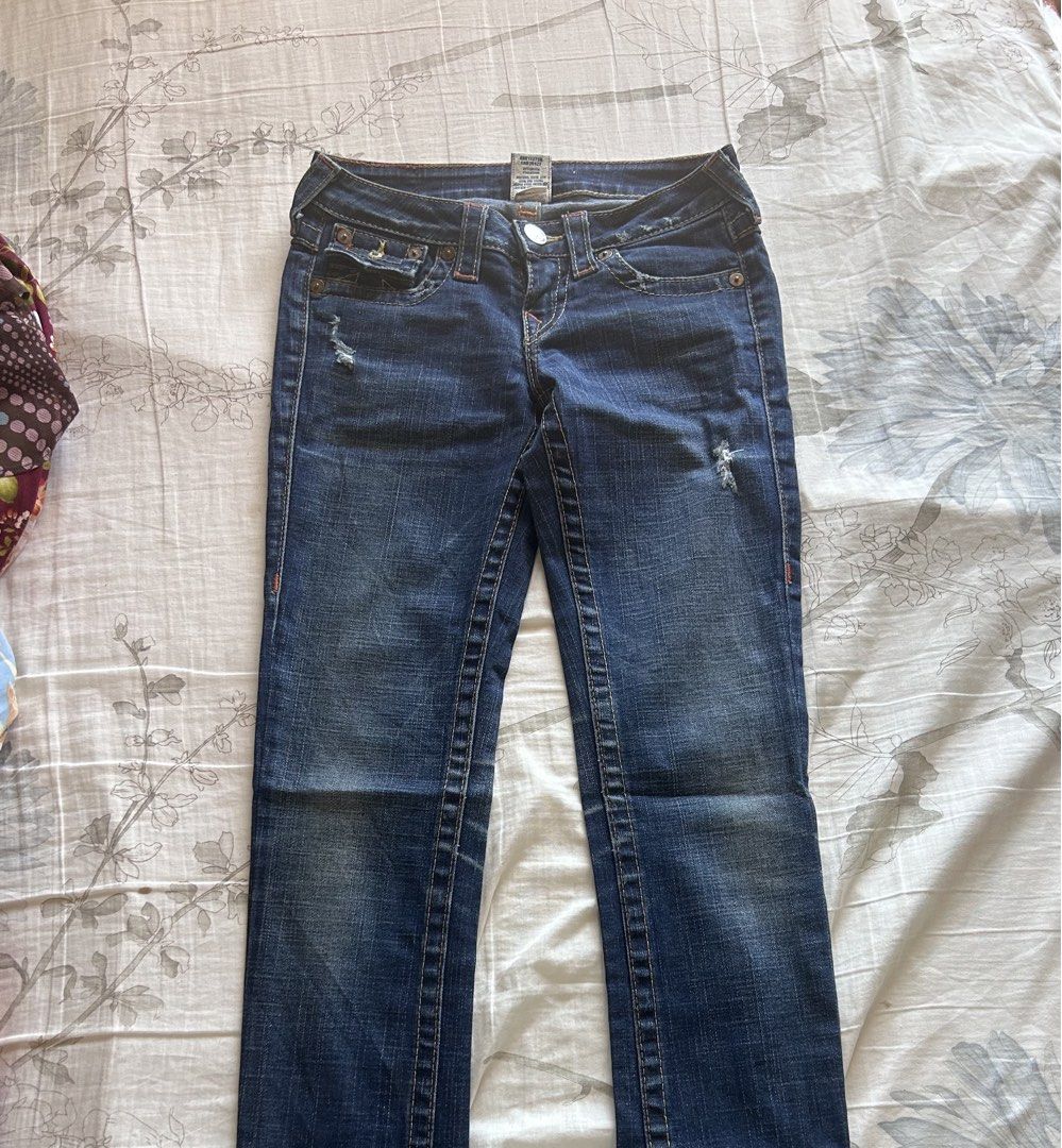 True Religion Low Rise Jeans (Category: Jeans) located in Taguig. Submitted by lovedby_flora (Listing ID 1468391741, Image 1). Description: No when worn! Not thrifted from my mom’s closet Needs wash! (Stored in closet for a long time) 25-26” waistline (Medida) 40” Length.