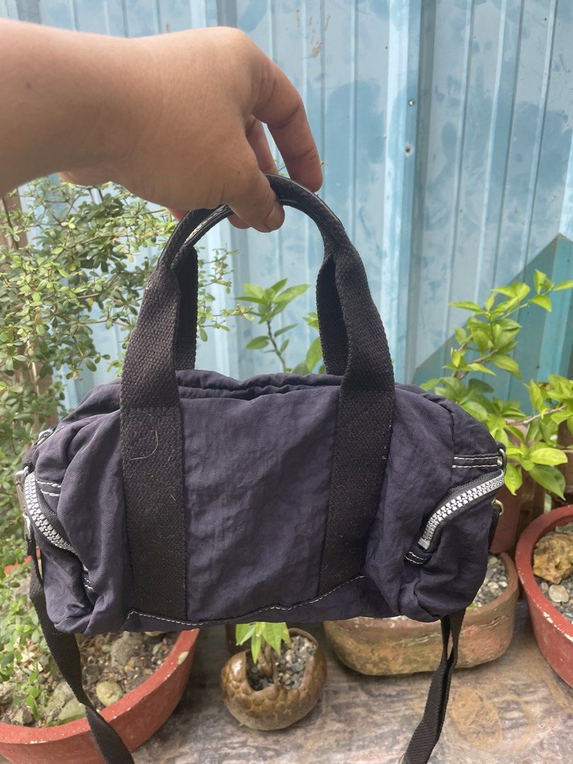 Twoway (Category: Cross-body Bags) located in Cagayan de Oro. Submitted by kawaii_67trifted (Listing ID 1468358968, Image 3). Description: .