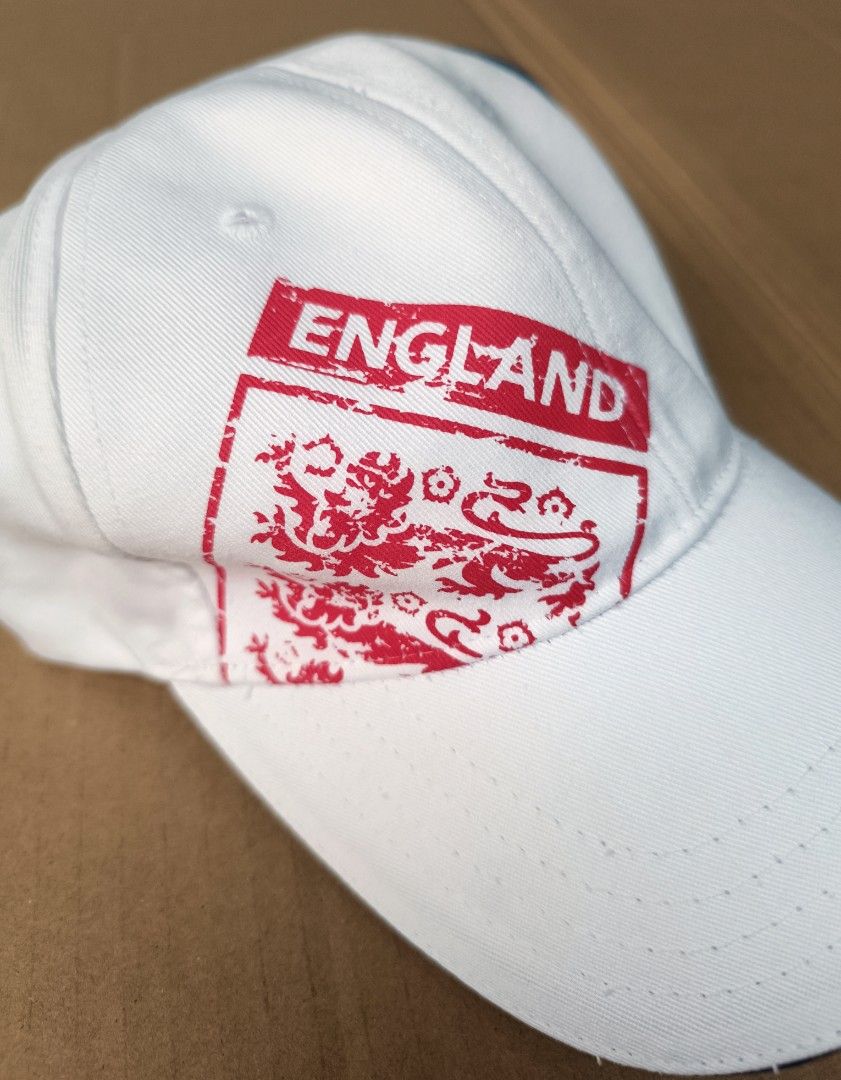 UMBRO Team England White Graphic Design Cap (Category: Caps & Hats) located in Bacoor. Submitted by nineties_kid (Listing ID 1468378796, Image 3). Description: <==• UMBRO Team England White Graphic Design Cap *Size: XL- 7 ⅝ *24 Inches diameter ___________ ▶LBC Cash on Pick-up (C.O.P) Offer nation-wide delivery, as long as there is an LBC branch near your area. ▶LBC C.O.D ▶Lalamove. ▶J&T Regular Delivery only. ▶Meet-up: Bacoor Area or Mandaluyong/