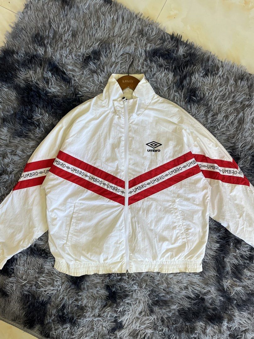 Umbro Windbreaker Boxy Type (Category: Coats, Jackets and Outerwear) located in Manila. Submitted by cjcuevas_05 (Listing ID 1468411548, Image 1). Description: 📍Tanza Cavite Dimes: 23x24 See photo for details GCASH ONLI, can ship thru JnT/orange check out .
