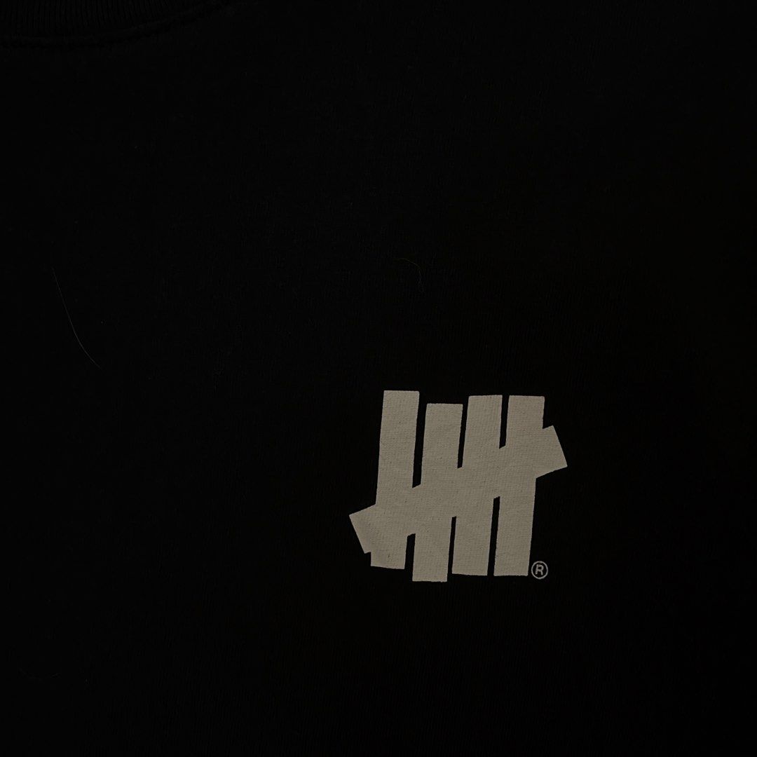 UNDEFEATED BLACK SWEATSHIRT (Category: Hoodies) located in Manila. Submitted by ivan_carbungco (Listing ID 1468457007, Image 3). Description: UNDEFEATED BLACK SWEAT SHIRT 23 by 28.5 GOOD CONDITION NEED WASH COMPLETE TAGS ₱1k CLAIM.