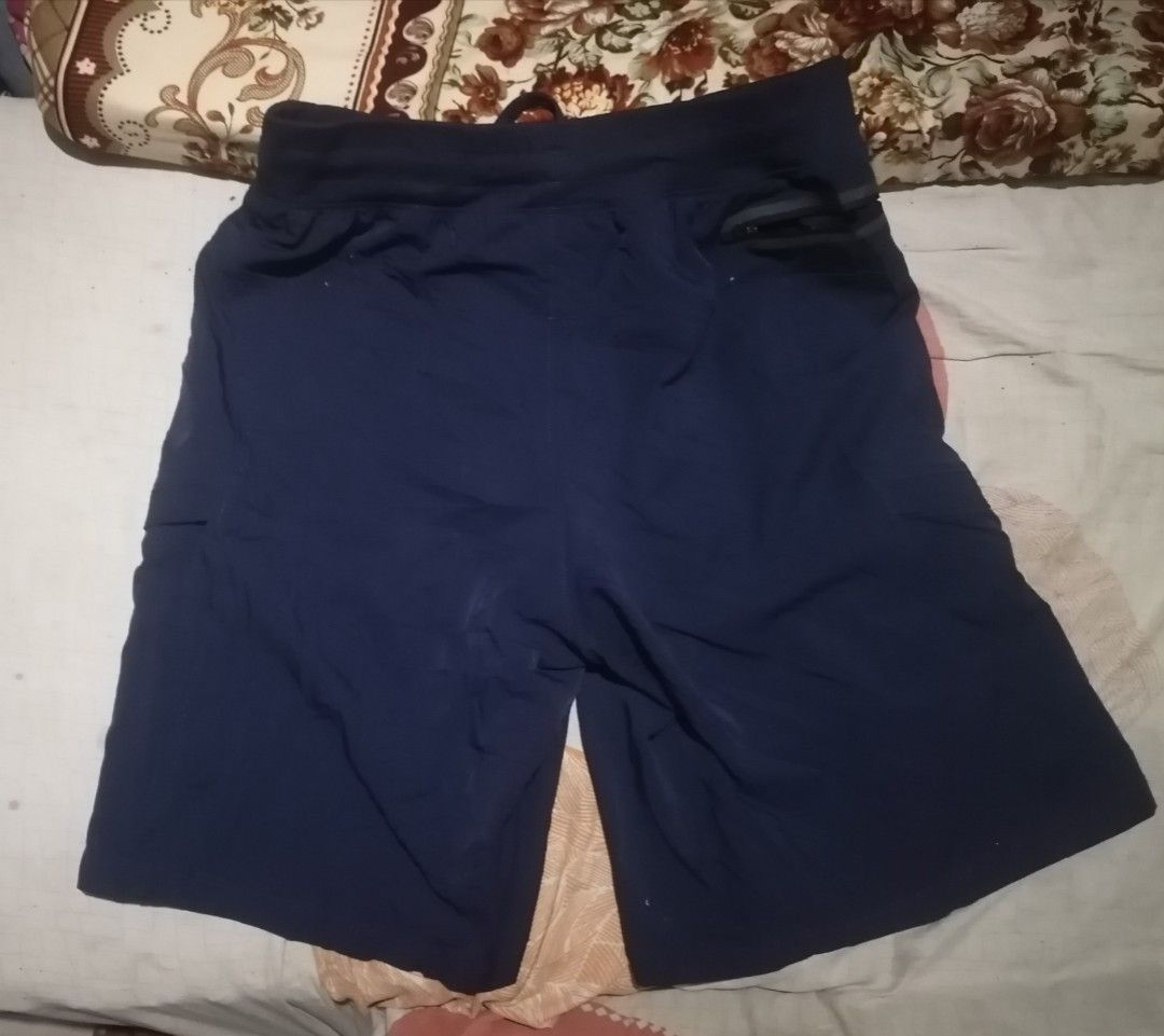 Under Armour (Category: Shorts) located in San Carlos City. Submitted by apyogone (Listing ID 1461870655, Image 2). Description: Under Armour Excellent condition No issue Color rate 9.9 Size Medium Waistline 30-36 Length 20.