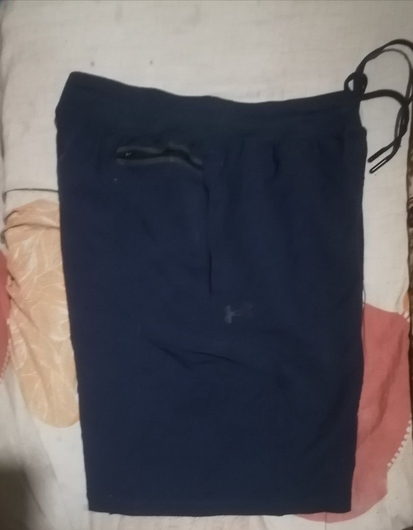 Under Armour (Category: Shorts) located in San Carlos City. Submitted by apyogone (Listing ID 1461870655, Image 3). Description: Under Armour Excellent condition No issue Color rate 9.9 Size Medium Waistline 30-36 Length 20.