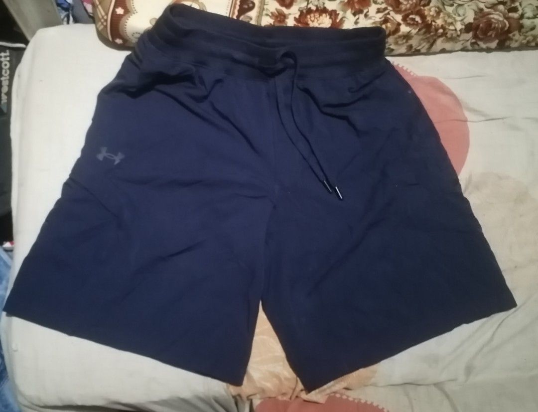 Under Armour (Category: Shorts) located in San Carlos City. Submitted by apyogone (Listing ID 1461870655, Image 1). Description: Under Armour Excellent condition No issue Color rate 9.9 Size Medium Waistline 30-36 Length 20.