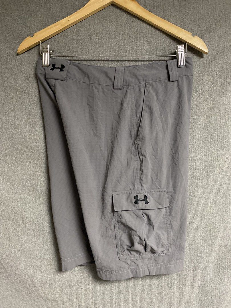 Under armour cargo short (Category: Shorts) located in Cabuyao City. Submitted by ukaythriftshirt (Listing ID 1468489980, Image 2). Description: Under armour cargo short Excellent Condition Waist 28 Length 19 Color rate 9/10 No issue need wash only - 450.