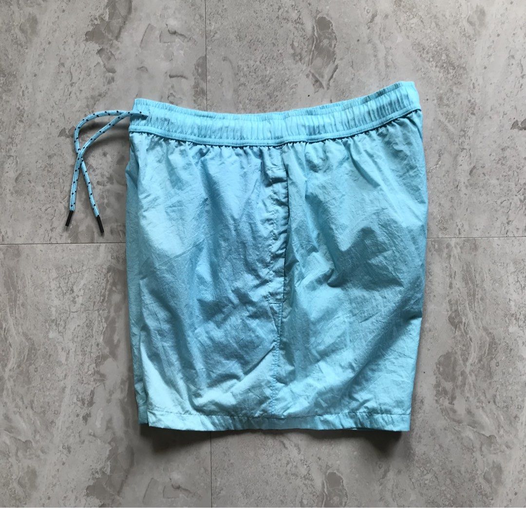 Under Armour Light Blue Shorts XL (Category: Shorts) located in Banga. Submitted by jorguarino (Listing ID 1468307350, Image 3). Description: - Brand/Model: Under Armour shorts - Color: Light blue - Size: XL - Fit/Measurements: Waist 33 to 35.5 inches, Length 16.5 inches - Features: Elastic waistband with adjustable drawstring, practical side pockets - Origin: Made in Vietnam.