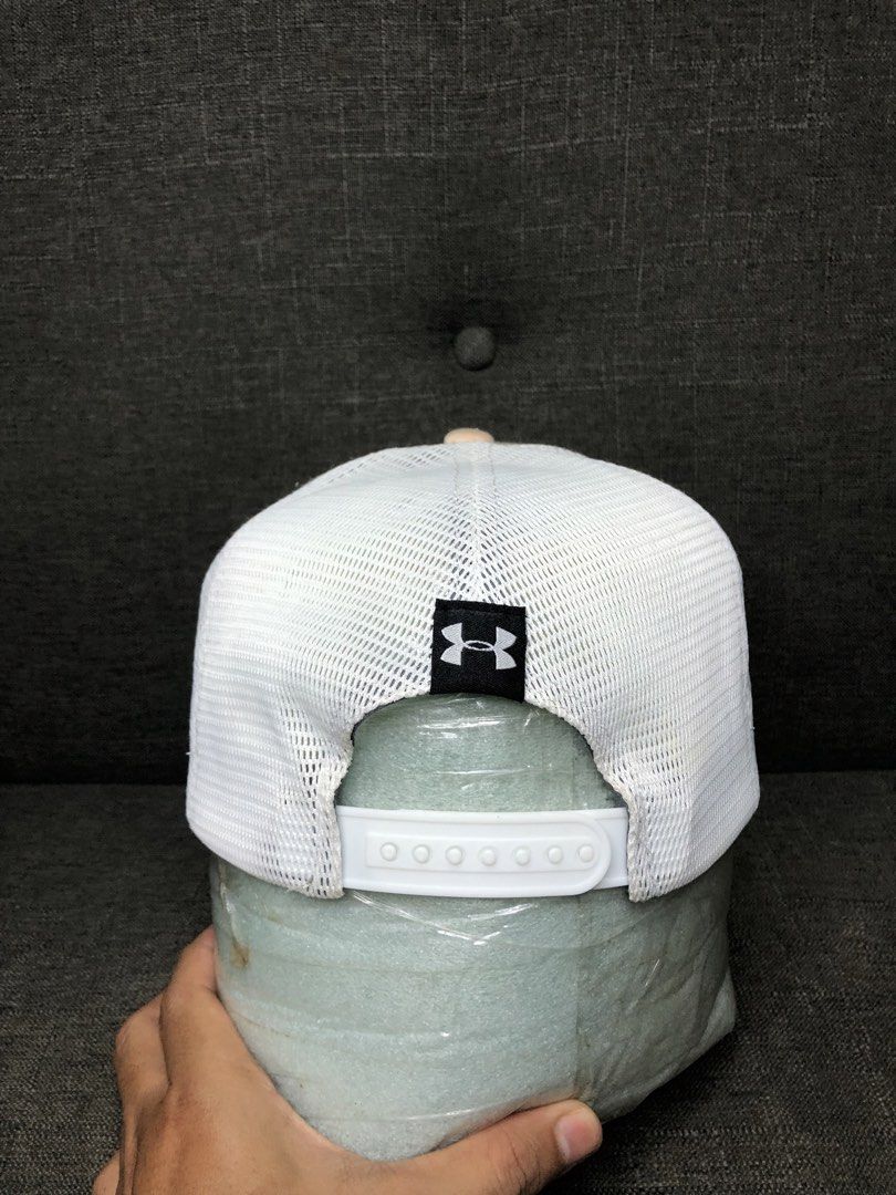 UNDER ARMOUR TRACKER CAP (Category: Caps & Hats) located in Minglanilla. Submitted by cj_sedano427 (Listing ID 1468355686, Image 3). Description: .