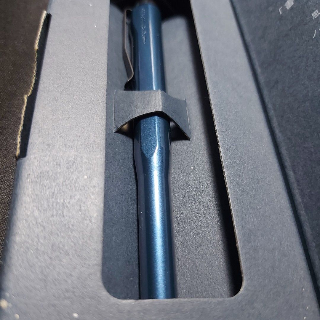 Uni Kuru Toga Dive Mechanical Pencil - Azure Blue (Category: Stationery & School Supplies) located in Las Pinas. Submitted by nyelzitro (Listing ID 1468405021, Image 2). Description: Mitsubishi Uni Kuru Toga Dive - Abyss Blue Color: ✅️ Abyss Blue Condition: ✅️ 10/10 ✅️ Brand New Unused Inclusions: ✅️ Box ✅️ Uni Kuru Toga Dive - Abyss Blue Features: ✅️ Adjustable length auto-advance lead mechanism. ✅️ Magnetic snap-cap. ✅️ No-knock writing when un