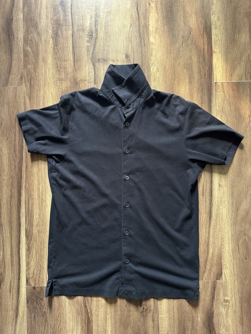 Uniqlo AIRism Black Polo Button-down (Category: Tshirts & Polo Shirts ) located in Quezon City. Submitted by gooddealsph (Listing ID 1468341939, Image 1). Description: Uniqlo AIRism Black Polo Button-down shirt Size S Very good condition color rating 9/10 W - 19” L - 25” Rfs: Decluttering unused stuff Tomas Morato QC.
