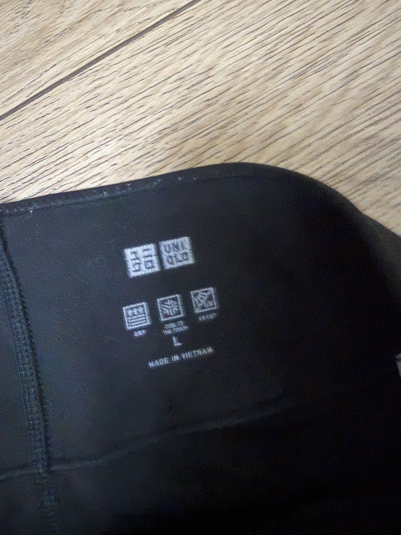 Uniqlo Black Leggings (Category: Activewear) located in Mandaluyong City. Submitted by christinejoylam (Listing ID 1468366887, Image 3). Description: - rfs: decluttering! Have other leggings already - this is still in good condition.