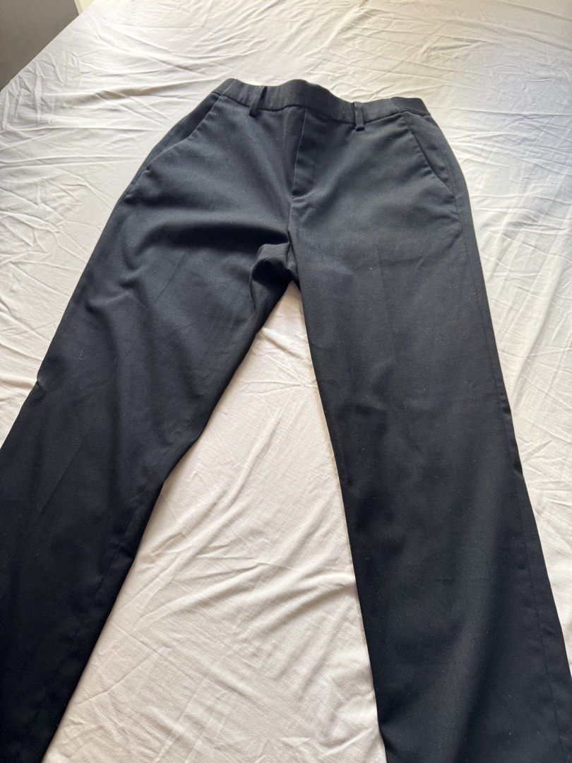 Uniqlo Black Smart Ankle Pants Size M (Category: Jeans) located in Mandaluyong City. Submitted by uol77 (Listing ID 1468338412, Image 2). Description: - Brand: Uniqlo - Color: Versatile clean black - Size: M (Waist: 63-69 cm, Hips: 88-94 cm) - Features: Belt loops and functional back pockets - Condition: Excellent, clean inside and out with tags fully intact - Style: Perfect for both work and casual wear.