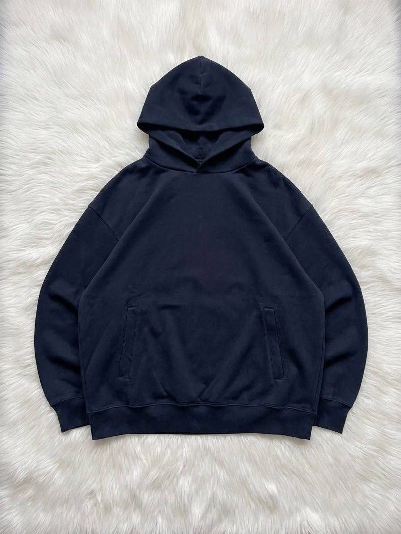 Uniqlo C (Category: Coats, Jackets and Outerwear) located in Las Pinas. Submitted by jpicked (Listing ID 1468379451, Image 1). Description: .
