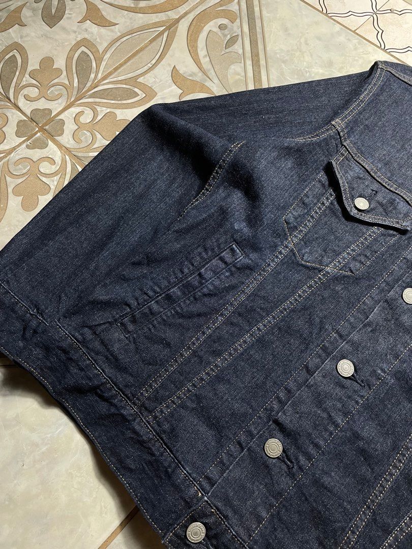 Uniqlo Denim Trucker Jacket (Category: Coats, Jackets and Outerwear) located in Caloocan City. Submitted by renowear (Listing ID 1468287468, Image 2). Description: Uniqlo Denim Trucker Jacket As New Condition Color Rate: 9.8/10 No Issue Measurements • Width: 20.5 • Length: 25 Price: 850 obo DM IF INTERESTED📥.