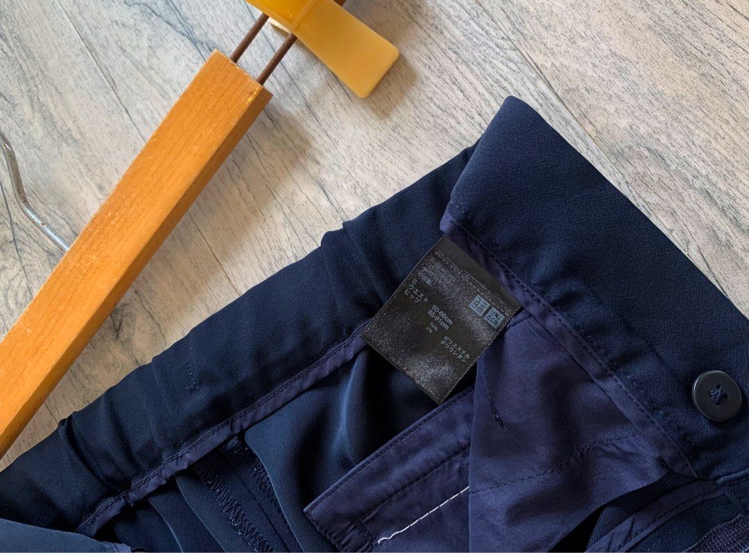 UNIQLO Drape Pants (Category: Other Bottoms) located in Paranaque City. Submitted by famsale2016 (Listing ID 1468499889, Image 3). Description: Size S on tag but can for M to semi L super stretchable/Soft garterized.