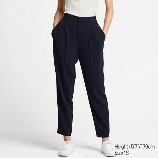 UNIQLO Drape Pants (Category: Other Bottoms) located in Paranaque City. Submitted by famsale2016 (Listing ID 1468499889, Image 1). Description: Size S on tag but can for M to semi L super stretchable/Soft garterized.